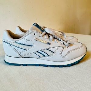 Reeboks Sneakers Women Sz 7.5